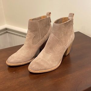 Dolce Vita Suede Ankle Boots size 9M. Like New.